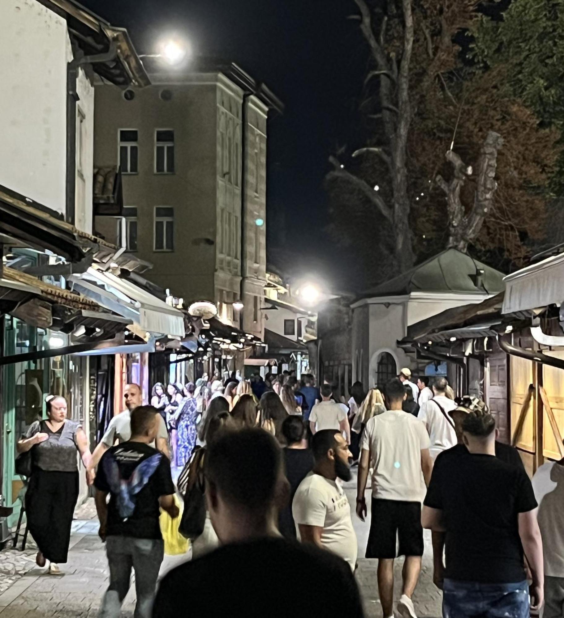 Sarajevo Luxury Apartment - 50 M From Old Sarajevo Clock Tower エクステリア 写真